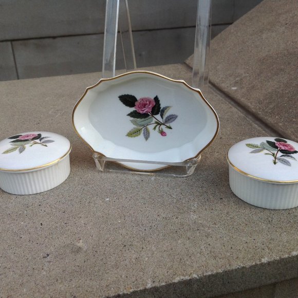 Wedgwood Bone China 3x Vanity Storage Hathaway Rose Pattern - Picture 3 of 13